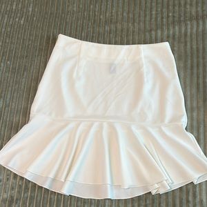 White skirt. Size medium.